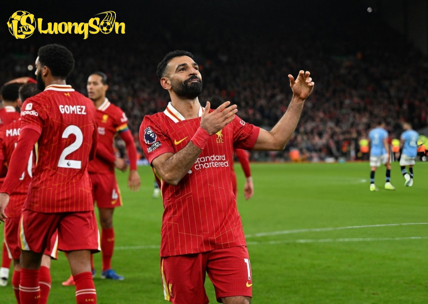 Salah úp mở tương lai với Liverpool. Ảnh: Getty